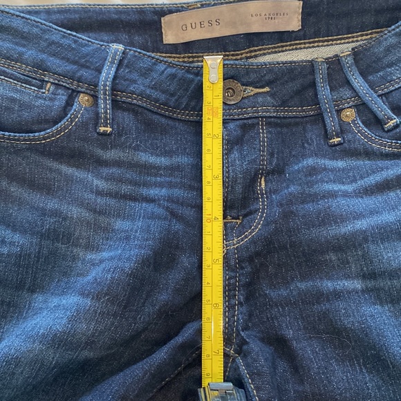 Guess Dark Wash Jeans - Picture 8 of 8